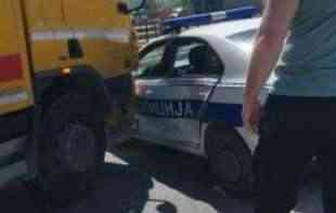 S<span style='color:red;'><b>udar</b></span> na Pančevcu: Kamionom se zakucao u policijski automobil! (FOTO)