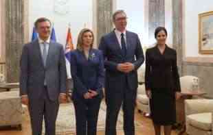 <span style='color:red;'><b>OLENA ZELENSKA</b></span> ZAHVALILA VUČIĆU NA PODRŠCI UKRAJINI (VIDEO)
