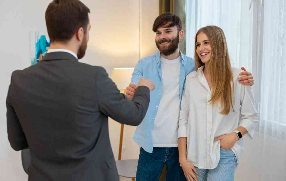 BONTON: Kako da ispratite gosta koji NEĆE DA ODE