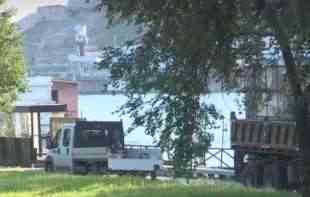 RUŠENJE SPLAVOVA: Počelo uklanjanje dva objekta kod Brankovog mosta (FOTO)