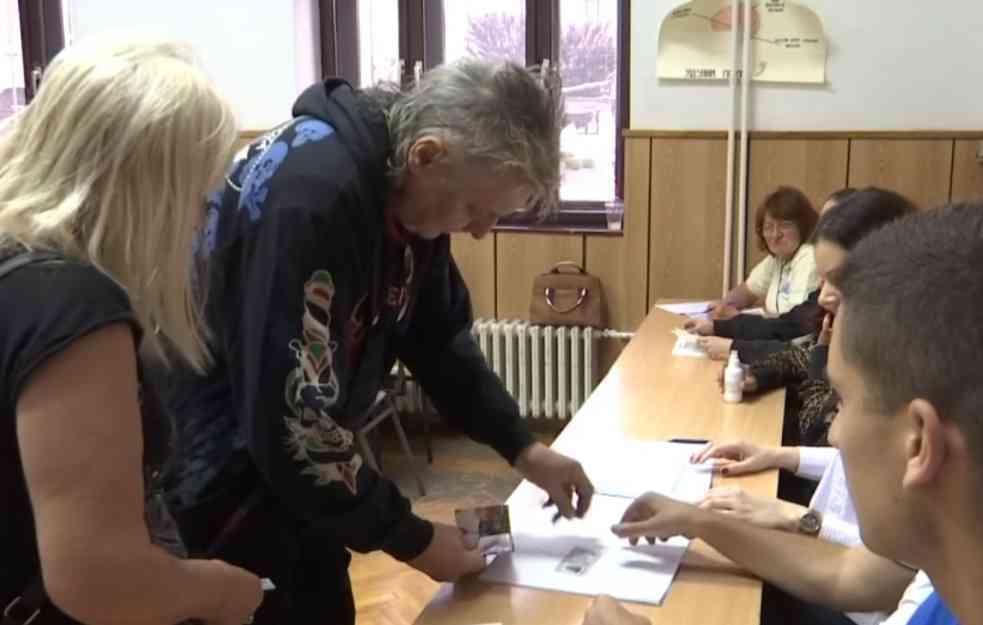 SNS OSVOJILA I NOVI SAD: Ima 46 od 78 mandata