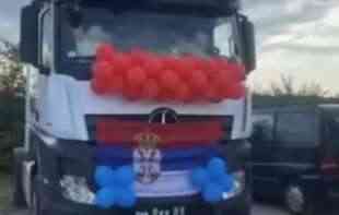 Ovakvu prosidbu Srbija JOŠ NIJE VIDELA, <span style='color:red;'><b>reakcije</b></span> podeljene (VIDEO)