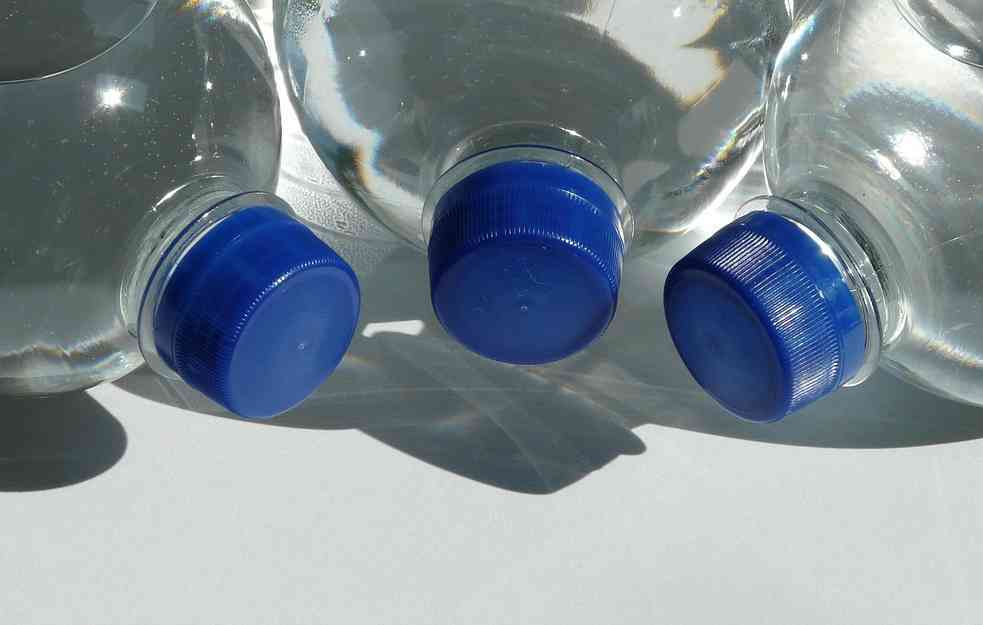 Jednostavan način da vam voda u flašici ostane što duže hladna