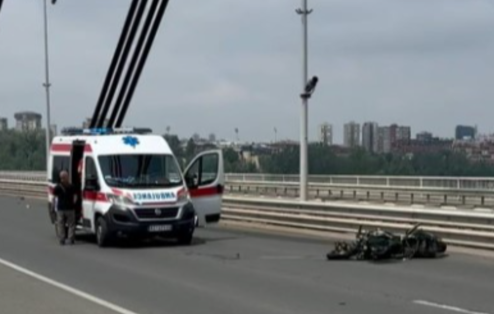 TRAGEDIJA U NOVOM SADU: Motociklista POGINUO u sudaru sa automobilom (VIDEO, FOTO)