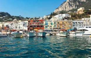 ITALIJANI PRESUDILI: Vlasti <span style='color:red;'><b>Kapri</b></span>ja zabranile turistima dolazak