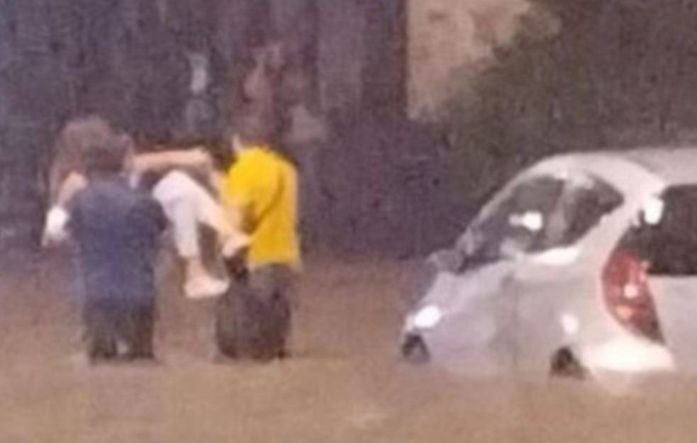 Šta uradi kiša Beogradu! Jezero na Autokomandi, reka na Dušanovcu