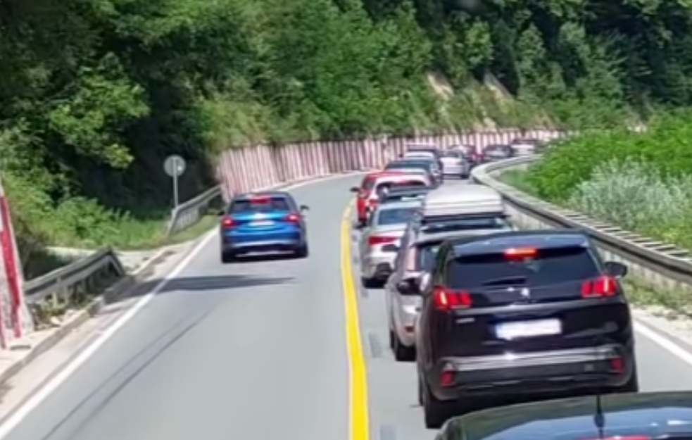 Bahata vožnja kod Ovčar banje izazvala burne rekacije na mrežama (VIDEO)