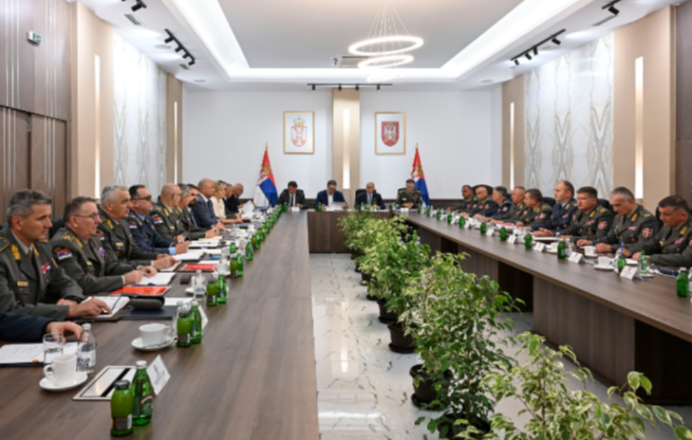 Vučić posle sednice Generalštaba: Ko izviđa pozicije Vojske Srbije