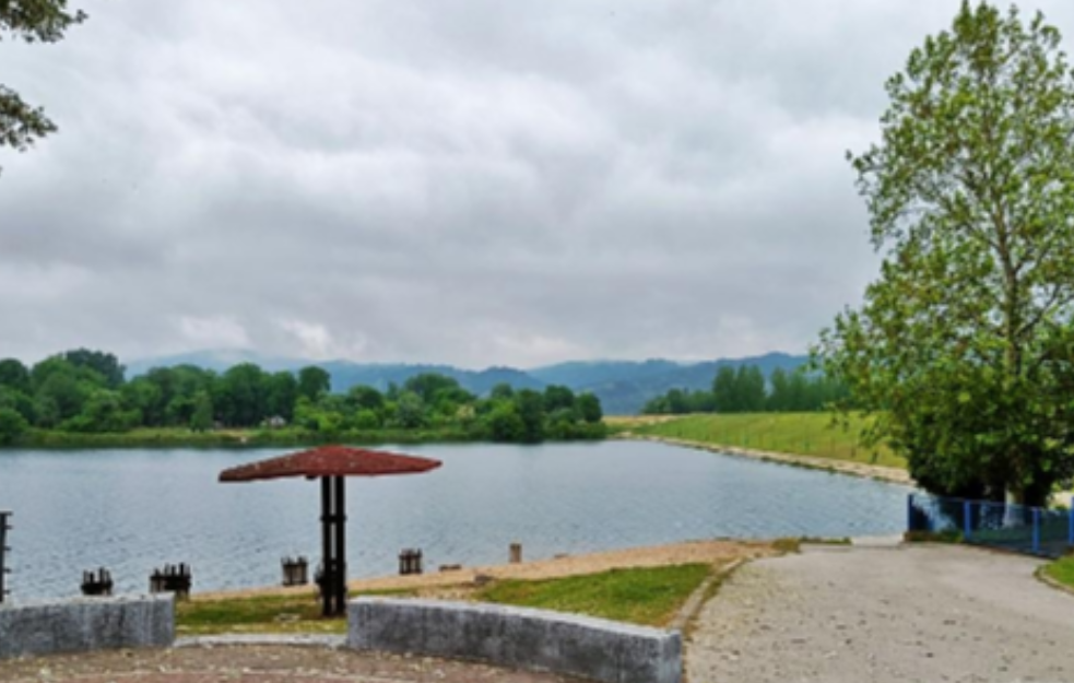Turisti obožavaju Srebrno jezero: Cene smeštaja minimalne