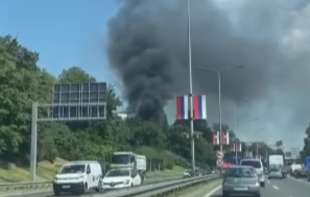 POŽAR KOD <span style='color:red;'><b>VETERINAR</b></span>SKOG FAKULTETA: Gust dim se vidi sa auto-puta (FOTO, VIDEO)
