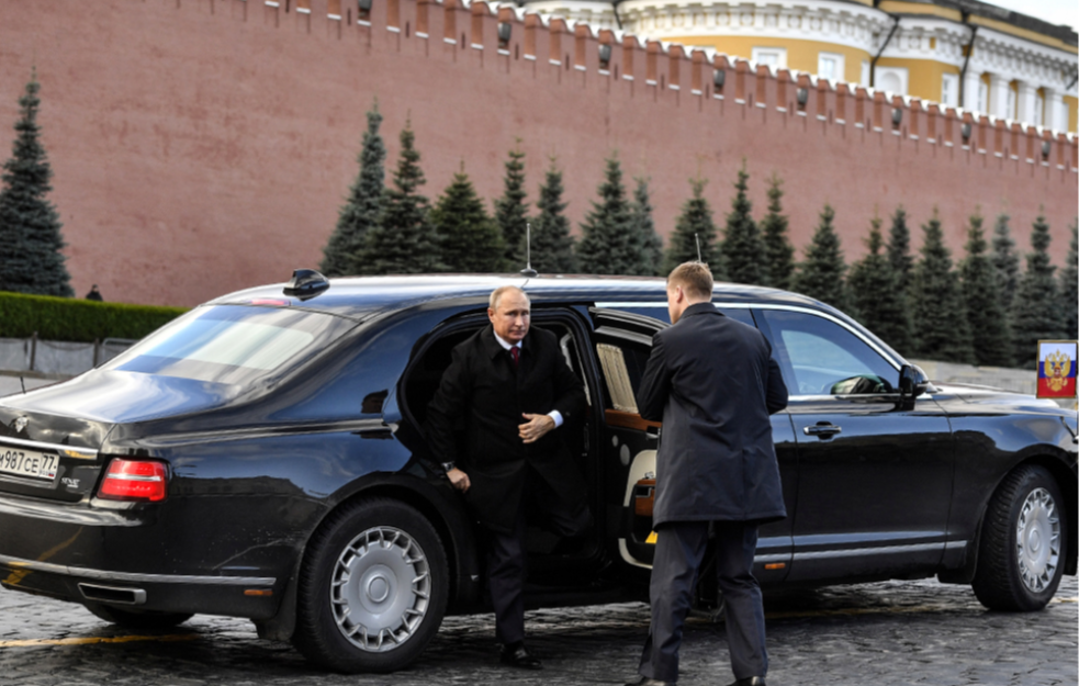 Putin kao Julije Cezar (FOTO)