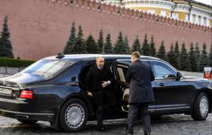 Putin kao <span style='color:red;'><b>Juli</b></span>je Cezar (FOTO)