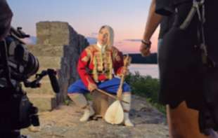 JOVANA JEREMIĆ NADMAŠILA I SEBE: Ne prestaje da šokira ljude svojim <span style='color:red;'><b>izdanje</b></span>m (VIDEO)