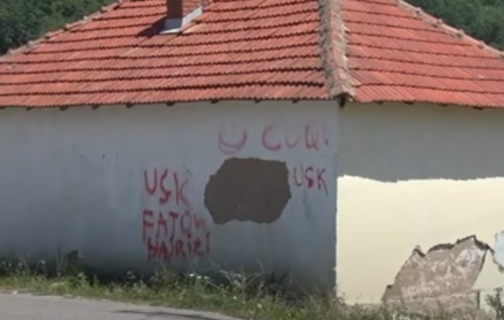 ZLIKOVAČKI ČIN: Na kući porodice Đurković ispisani grafiti 