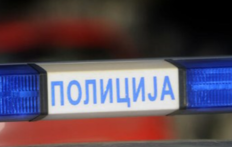 DETE (2) TEŠKO POVREĐENO U KRAGUJEVCU: Auto ga pokosio na ulici!