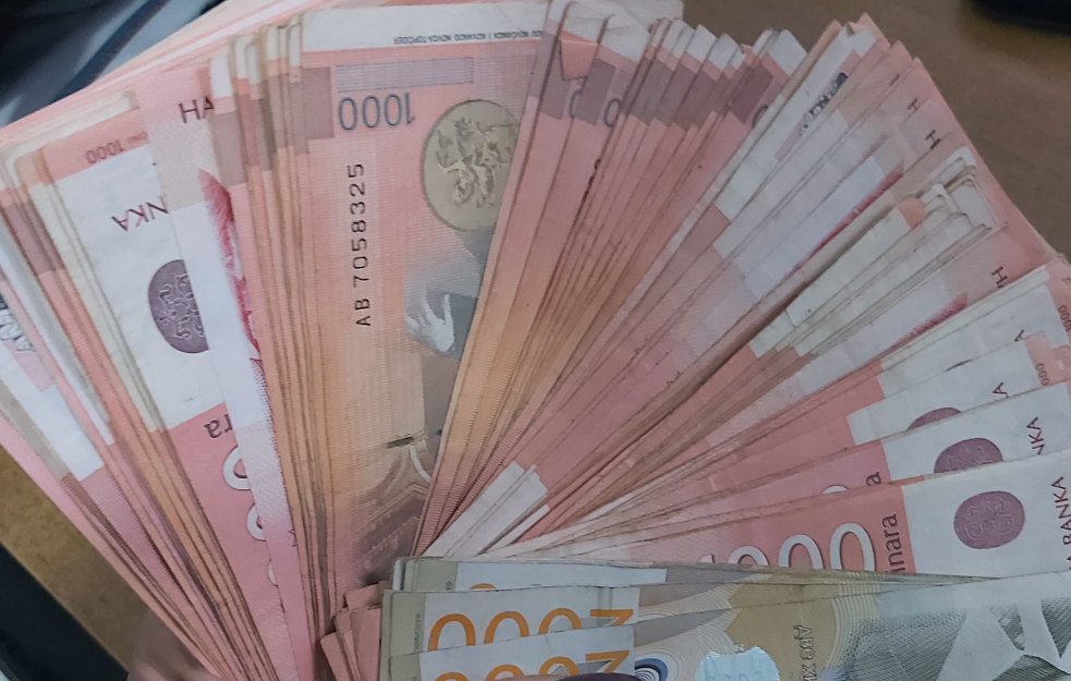 Plata od 100.000 dinara: Je li to dovoljno za pristojan život u Srbiji?
