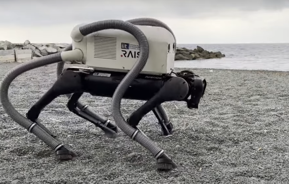  Ovaj robot skuplja opuške na plaži (VIDEO)