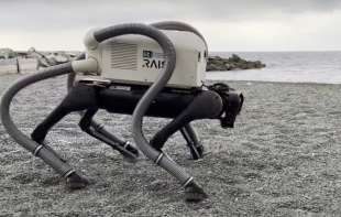  Ovaj robot skuplja o<span style='color:red;'><b>puške</b></span> na plaži (VIDEO)