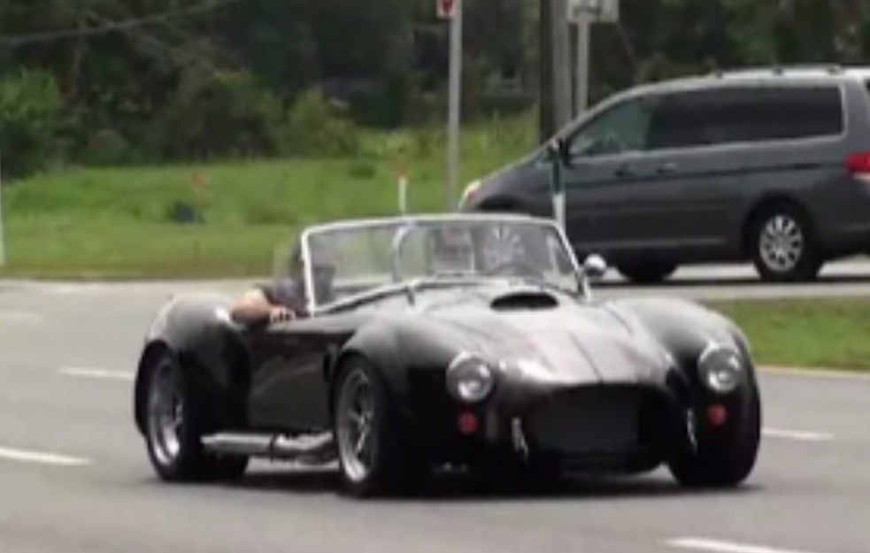 Na prodaju Shelby 427 Cobra Roadster koji je nekada vozio Stiv Mekvin