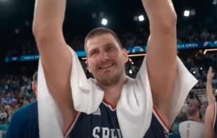 OVAKO SE VESELI: Jokić se domogao mikrofona, pa zapevao (VIDEO)