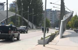 KURTI NE ODUSTAJE OD OPASNE NAMERE: Most na Ibru biće otvoren! (VIDEO, FOTO)