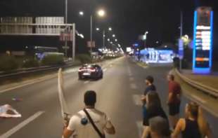 KONAČNO! UHAPŠEN VOZAČ koji je povredio ljude na blokadi tokom protesta protiv rudarenja