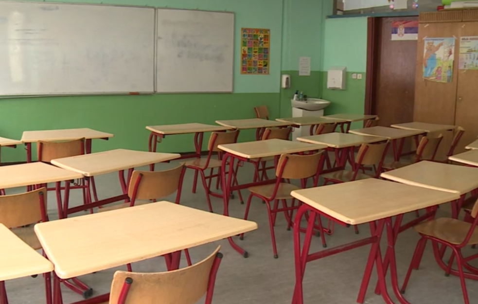 PROSVETARI STUPAJU U 