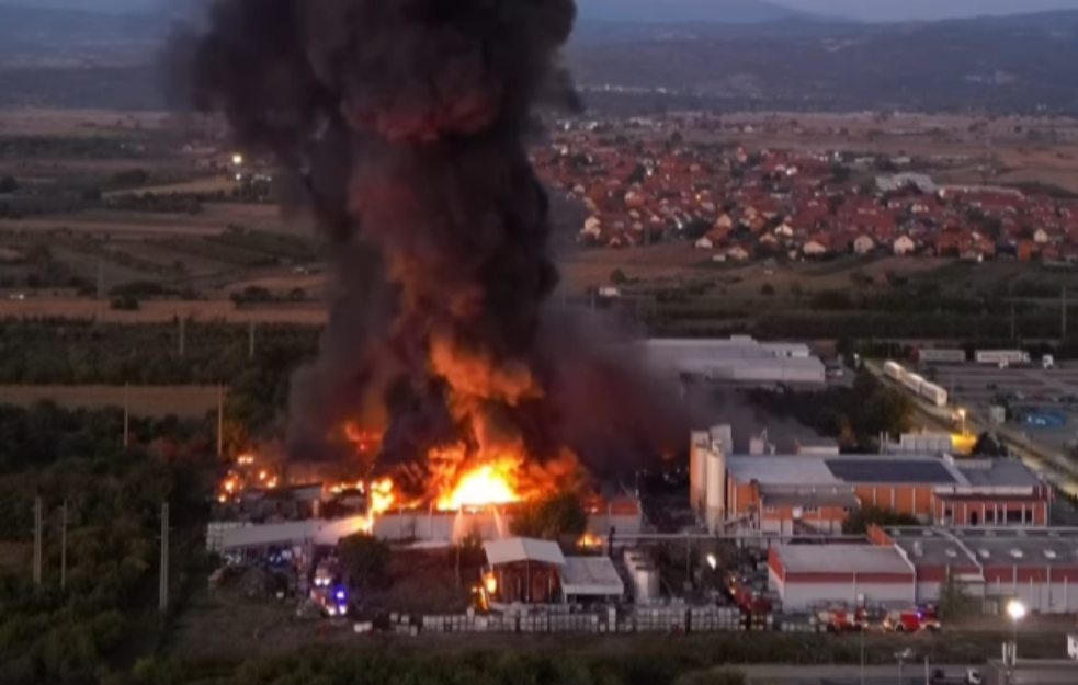 VATROGASCI SE DELIMIČNO IZBORILI SA VATRENOM STIHIJOM U 