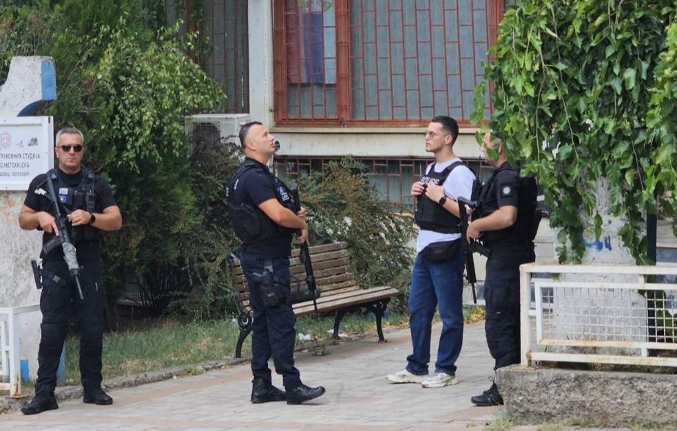 STRAŠAN TEROR ALBANACA: Tzv. kosovska policija upala u zgrade Privremenih organa u četiri opštine na severu Kosova (VIDEO)