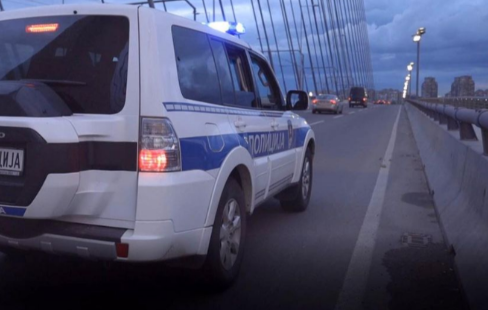 PORODIČNA DRAMA U SURČINU: Ćerka (21) unakazila majku, razbijala joj tanjire po glavi