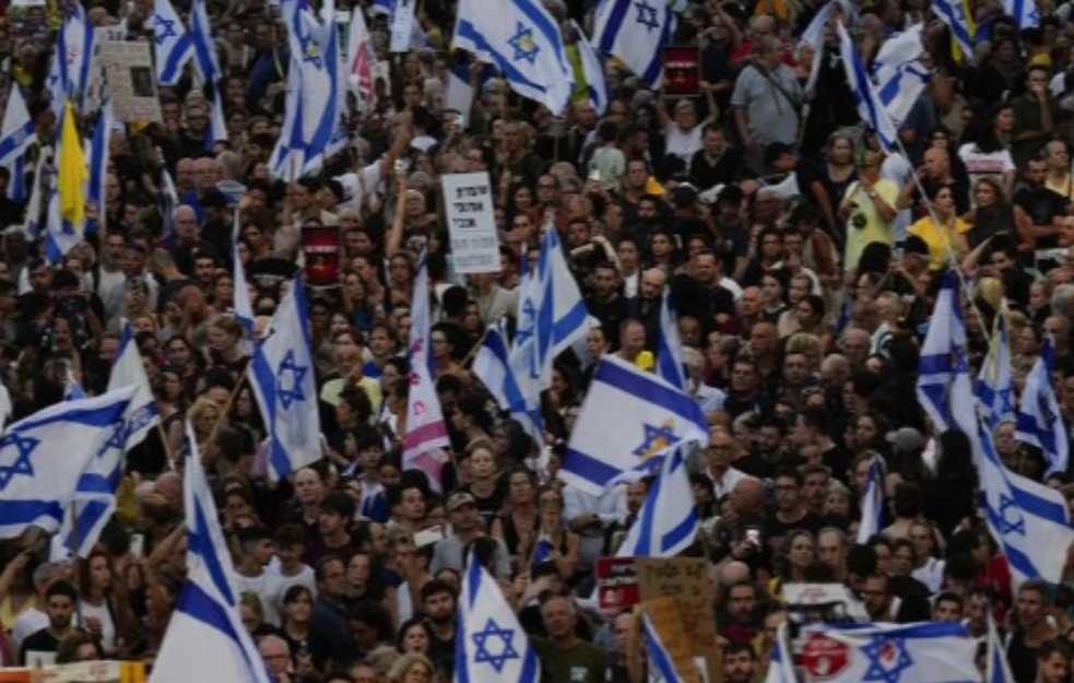 HAOS U IZRAELU! NAROD USTAO PROTIV PREMIJERA: Na protestu zbog talaca vikali mu 