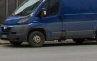 FILMSKO <span style='color:red;'><b>BEKSTVO</b></span> ISPRED SUDA U OBRENOVCU: Okrivljeni zbrisao čim je izašao iz marice!