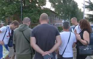 OSMI DAN BLOKADE SRPSKIH INSTITUCIJA NA SEVERU KOSOVA: Više stotina zaposlenih ne može na svoja <span style='color:red;'><b>radna mesta</b></span>