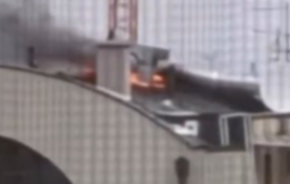 POŽAR NA VRAČARU: Gori zgrada u Mileševskoj ulici (VIDEO)