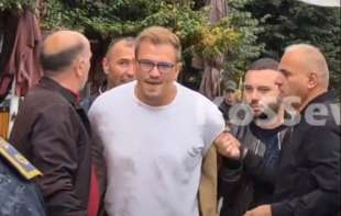 NOVO HAPŠENJE NA KOSOVU I METOHIJI: Aleksandar Arsenijević priveden zbog boravka Kurtija u Mitrovici! (VIDEO)