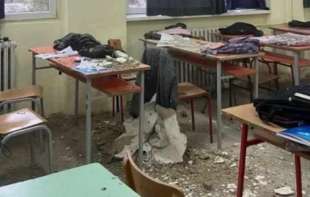 Učenice na koje se obrušio plafon u leskovačkoj školi poslate u nišku kliniku na specijalistički pregled 