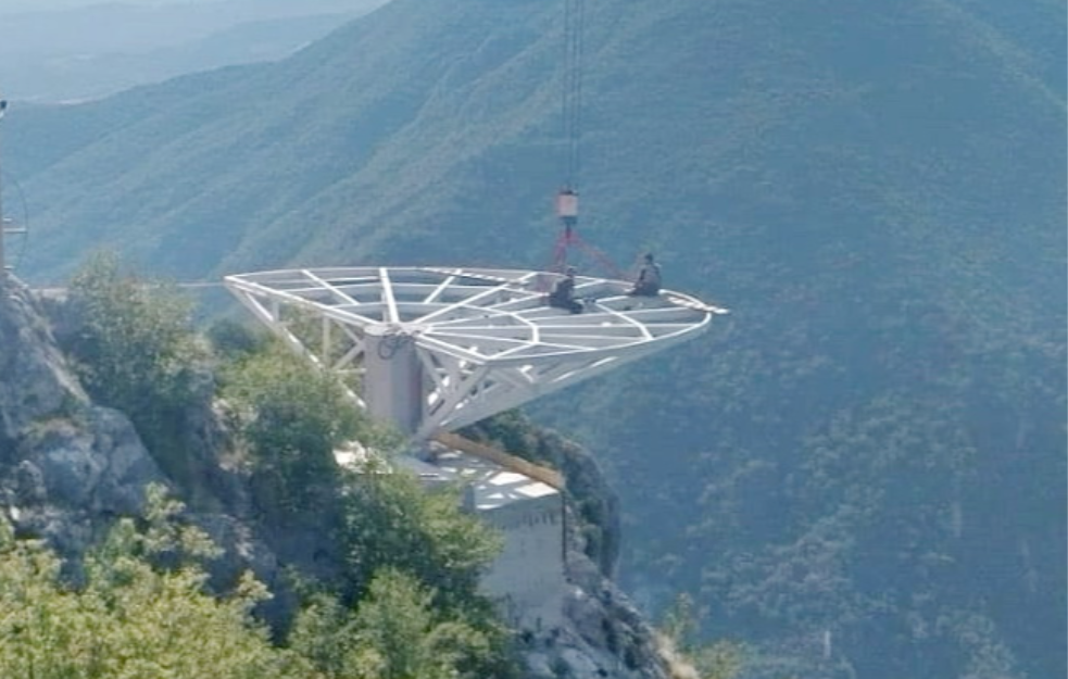 Naprednjačka gradnja opasna po život: Vidikovac na Kablaru skoro završen a niko ne zna kako je urađen temelj