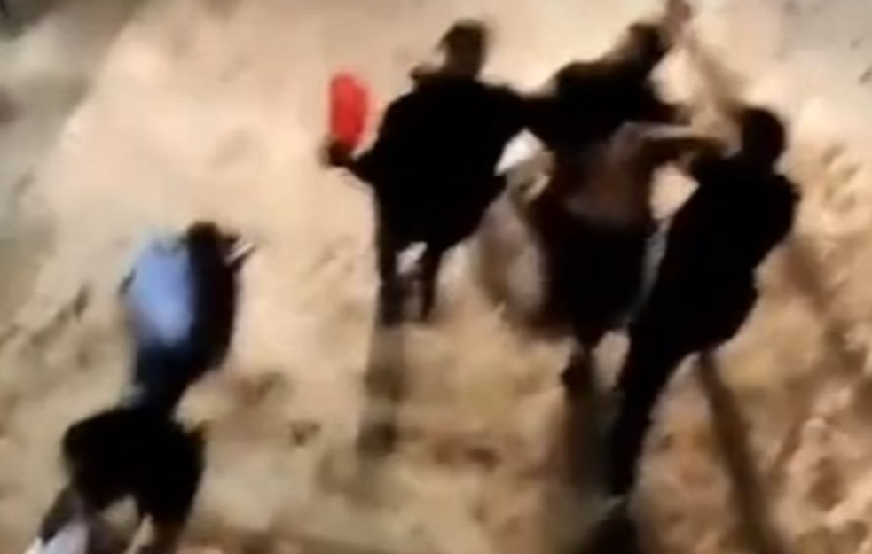 ČETVORICA PRETUČENIH SRPSKIH MLADIĆA U KUĆNOM PRITVORU: Sud izrekao meru u trajanju od 30 dana