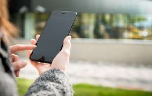 Šta znače zelena i narandžasta lampica na telefonu i zašto su važne za vašu privatnost?