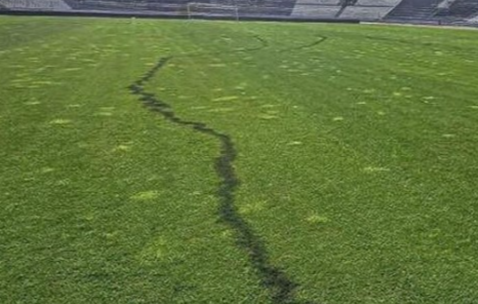 DRŽAVO, ZABRANI FUDBAL U SRBIJI: Huligani uništili stadion Partizana! (FOTO)