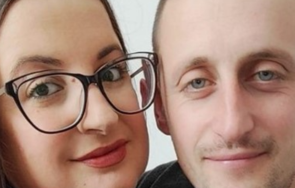MAJKA (32) PUŠTENA NA KUĆNO LEČENJE: U trenu ostala bez troje dece i muža! (FOTO)