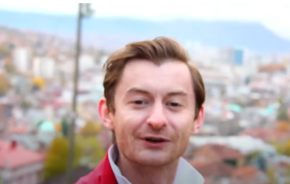 Moamer ulazi u crnogorski registar pedofila!