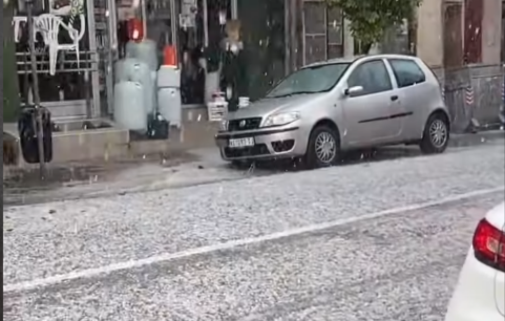 (FOTO/VIDEO) Jako nevreme sa gradom zahvatilo Batočinu