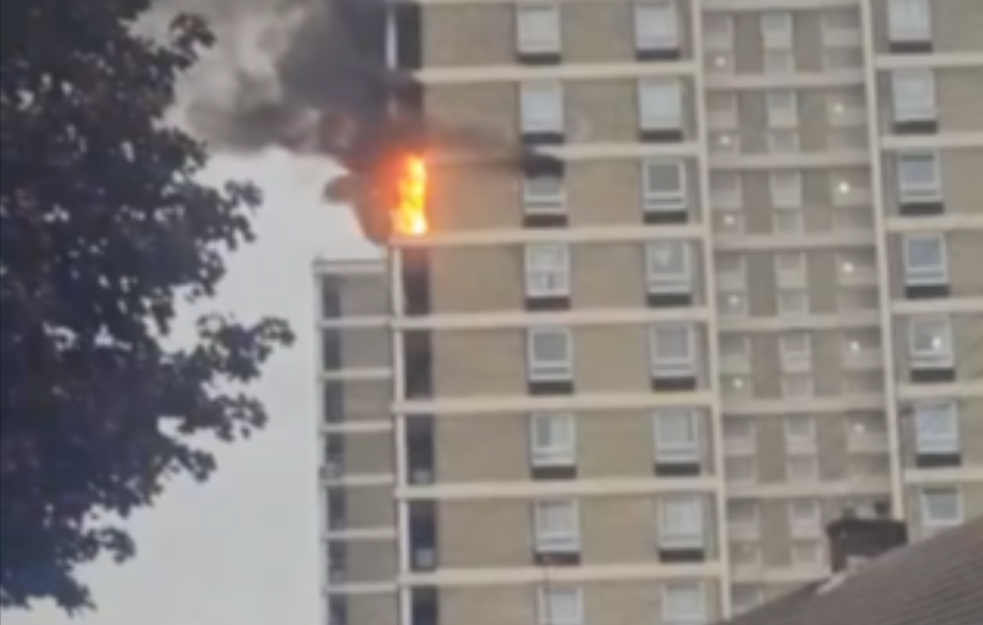 POŽAR U LONDONU zahvatio skoro celu zgradu