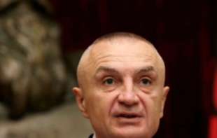 <span style='color:red;'><b>Snimak hapšenja</b></span> bivšeg albanskog predsednika (VIDEO)