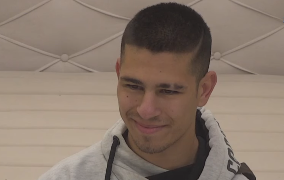 Biološkog oca pitao: 