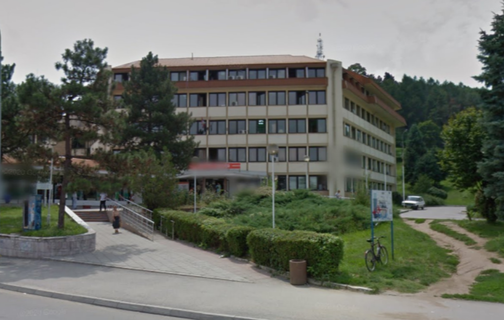 NE DAJ BOŽE DA SE RAZBOLIŠ! NELJUBAZNOST, BAHATOST… Muke pacijenata u leskovačkom Domu zdravlja - DOKLE?! 