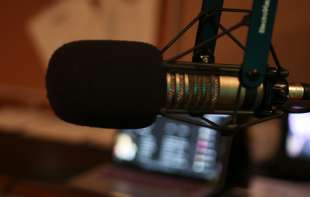 Vlast zabranila <span style='color:red;'><b>emitovanje</b></span> muzike na radiju