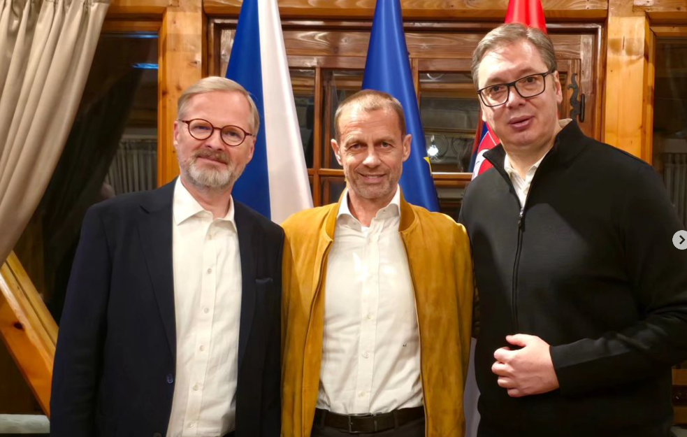 Aleksandar Vučić ugostio na večeri premijera Češke i predsednika UEFA! GOSTIMA POSLUŽIO NAJBOLJE SRPSKO MESO
