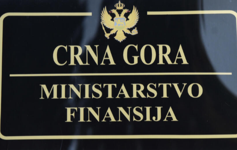 Bivši i sadašnji ministari odbrane nezakonito podelili 3,2 miliona evra